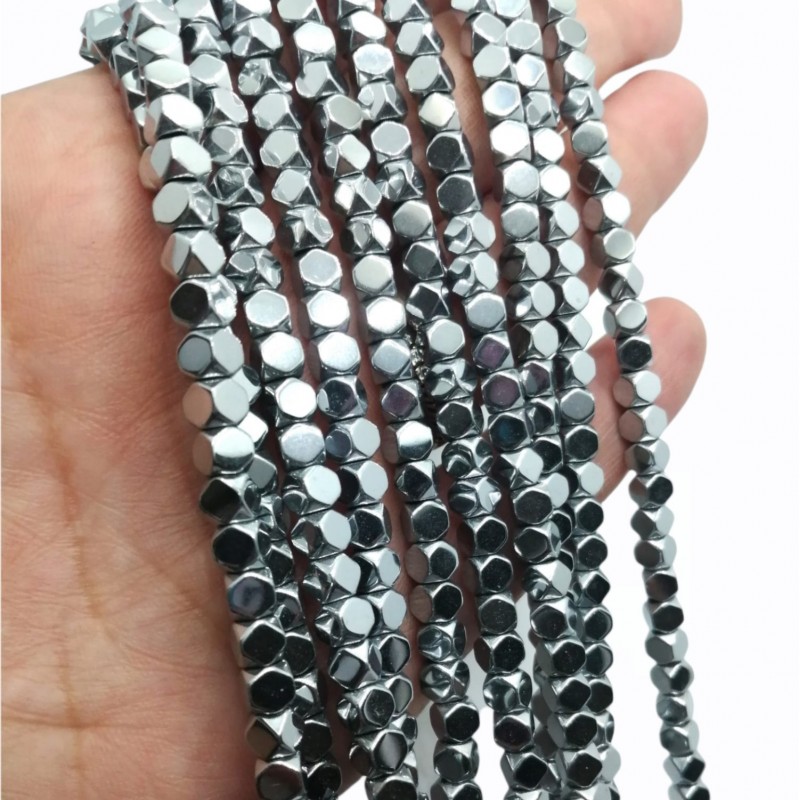 Filo Hematite CUBO 4 mm - GRIGIO