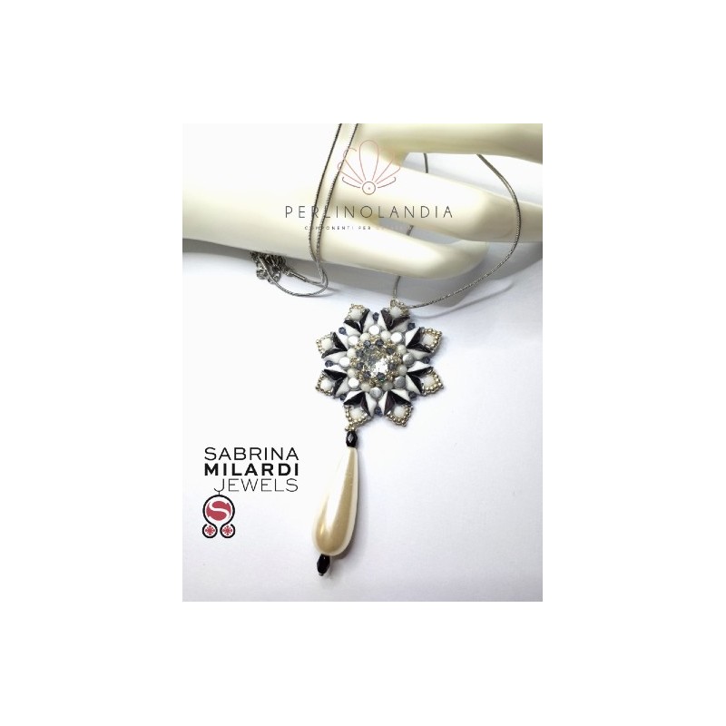 collana con ciondolo pendente - gioiello finito