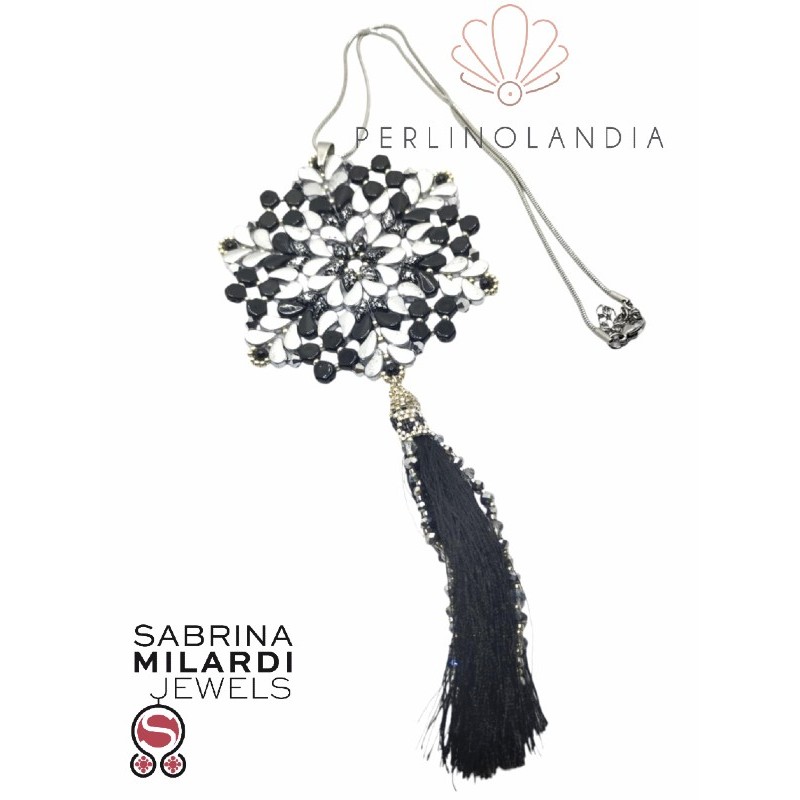 Pendente con nappina decorata - nero e argento