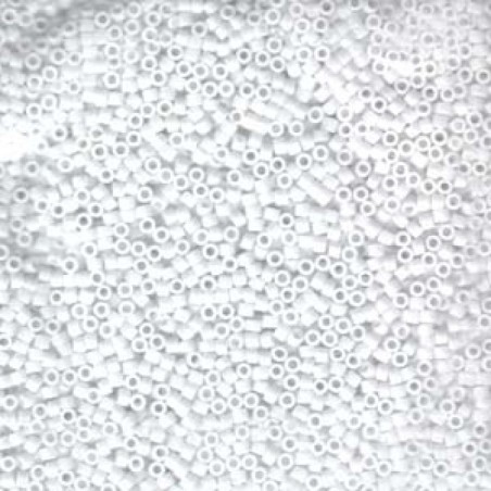 Miyuki Delica 11/0 -opaque chalk white -10 grammi